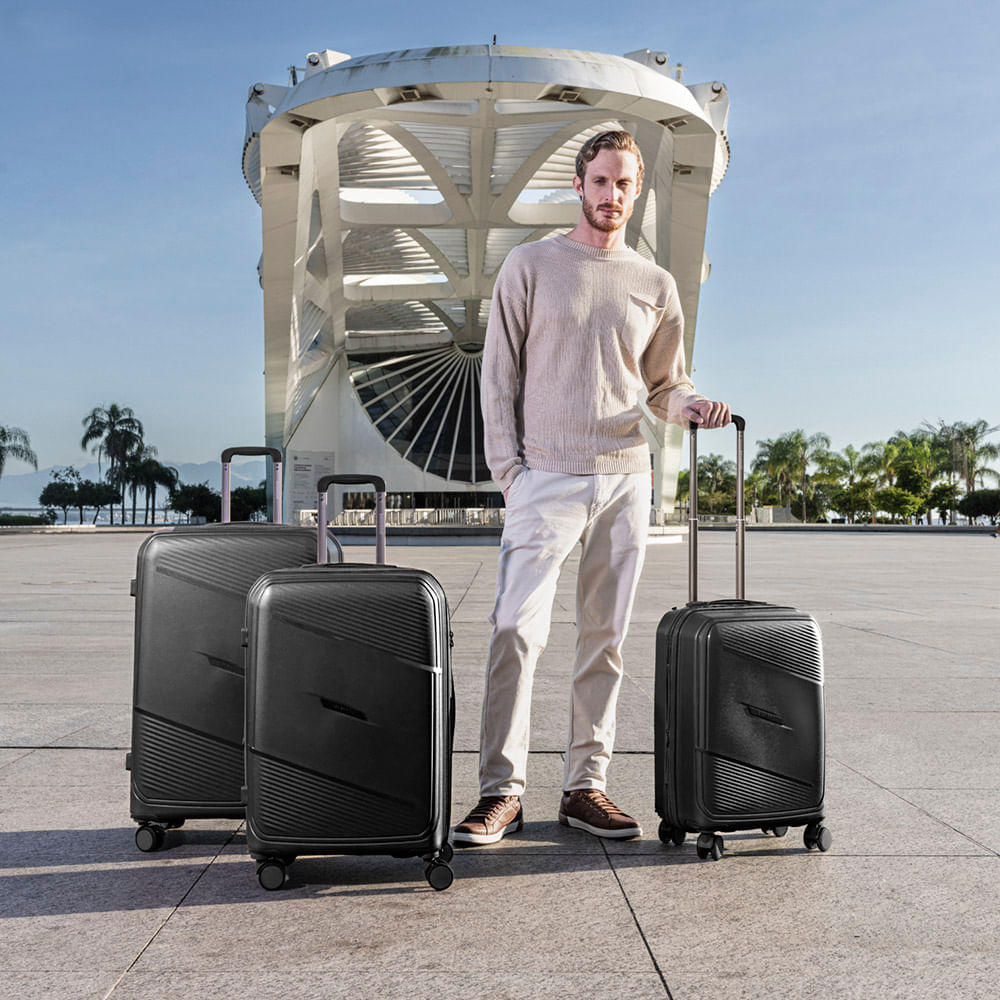 Mala de Viagem Pequena 10 Kg Polipropileno 4 Rodas Seul Preta